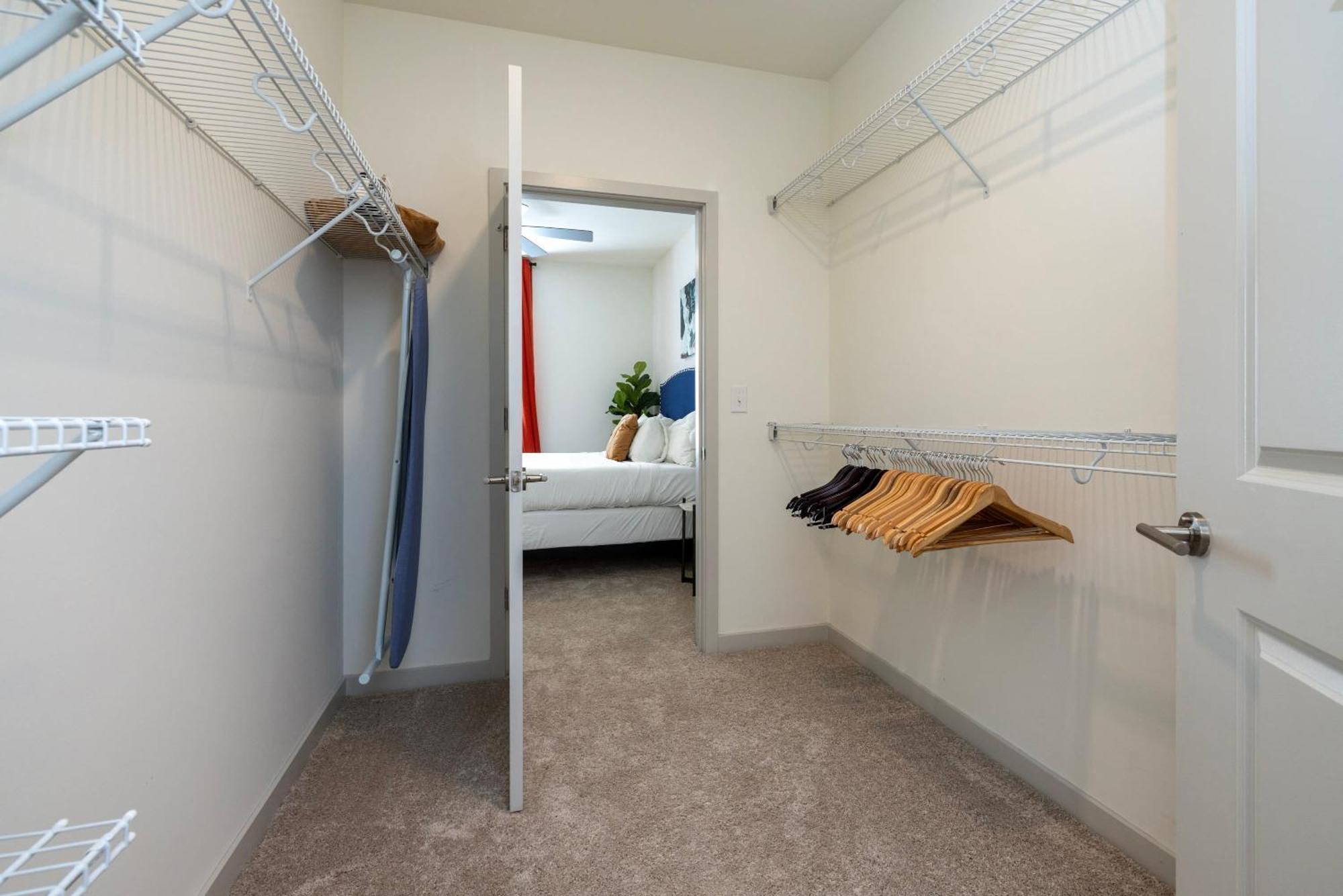 Modern Nulu 2Br Cozysuites 05 Луисвилл Экстерьер фото